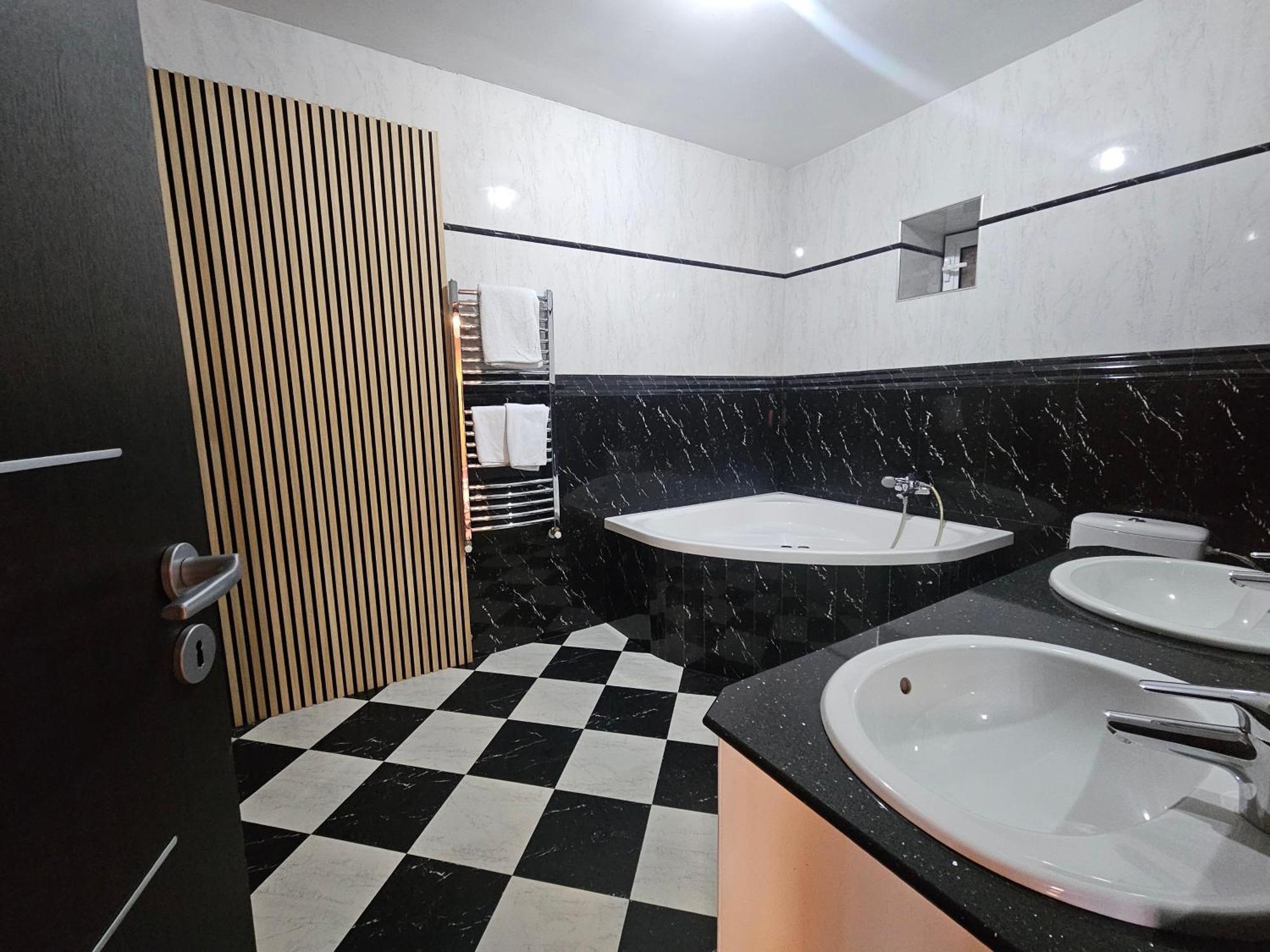 Simple Villa Rooms National Arena Self Check In Bukurešť Exteriér fotografie